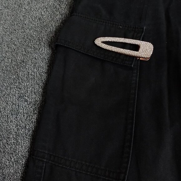 ✨ H&M Black Cargo Pants ✨ - Picture 2 of 9